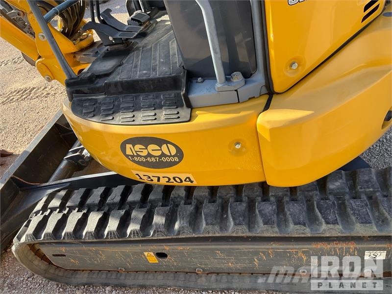 Kobelco SK35SR-6E Mini Excavator Miniexcavadoras