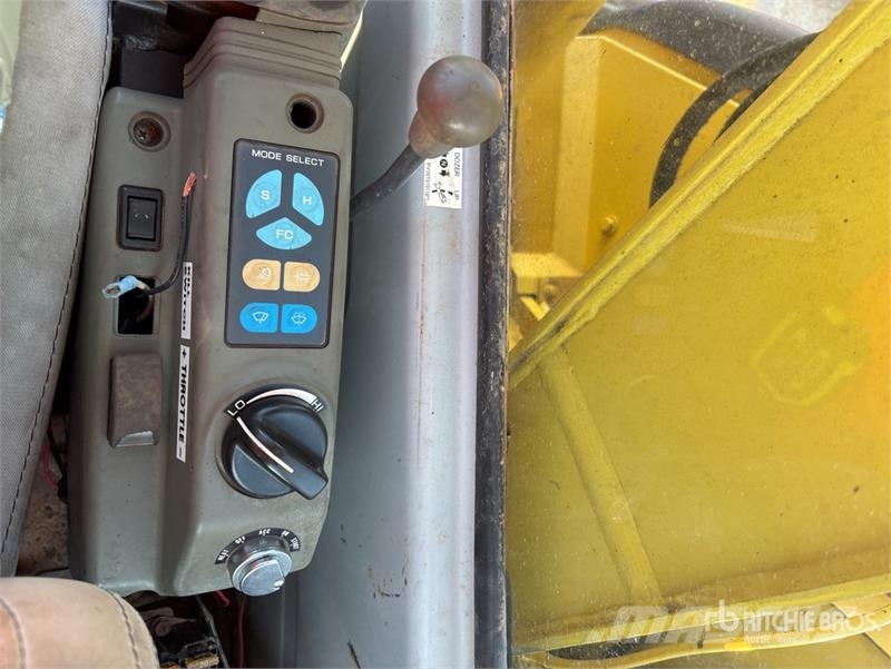 Kobelco SK70SR Bageri guseničari