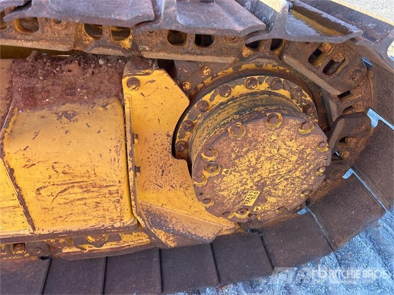 Komatsu D39EX-24 Crawler Dozer بلدوزرات مجنزرة