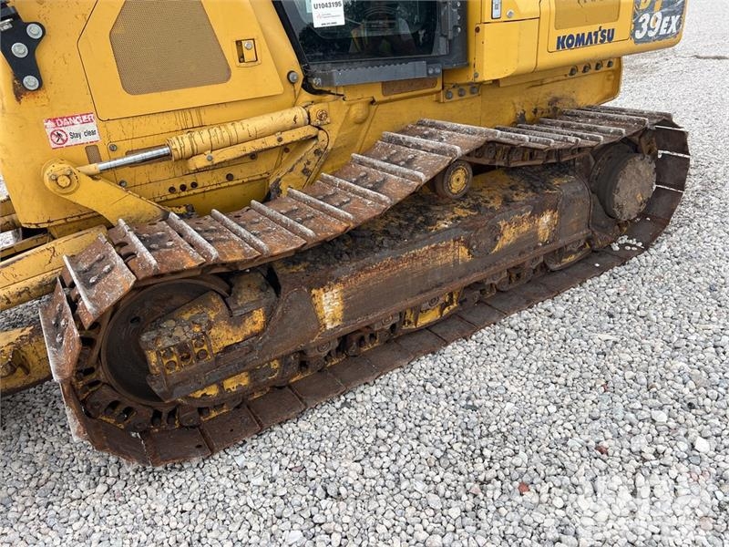 Komatsu D39EX-24 Crawler Dozer Spycharki gąsienicowe