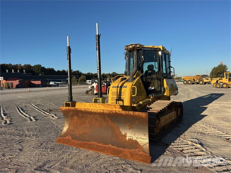 Komatsu D39EX-24 Crawler Dozer بلدوزرات مجنزرة