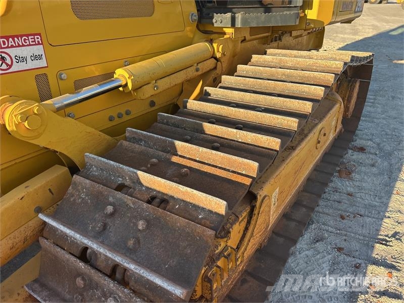 Komatsu D39EX-24 Crawler Dozer بلدوزرات مجنزرة