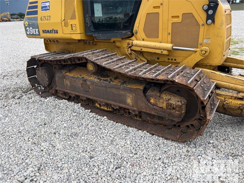 Komatsu D39EX-24 Crawler Dozer Spycharki gąsienicowe