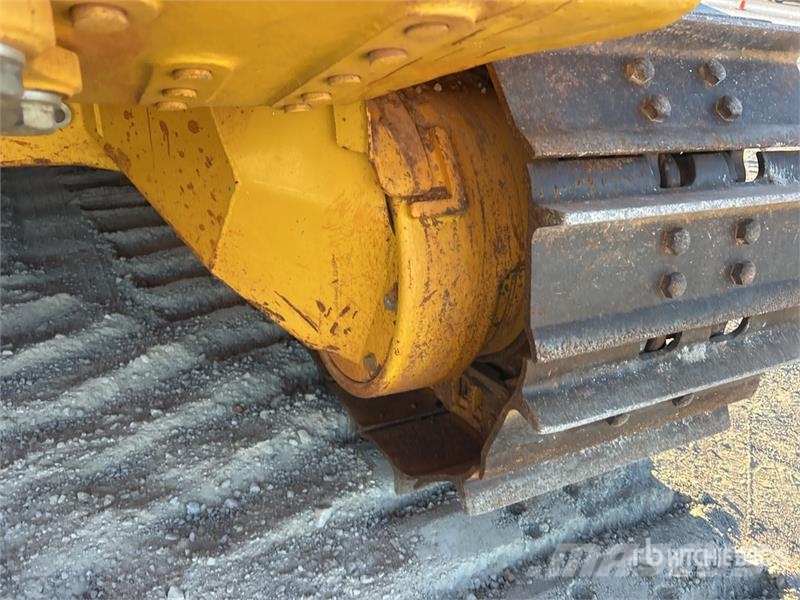 Komatsu D39EX-24 Crawler Dozer بلدوزرات مجنزرة
