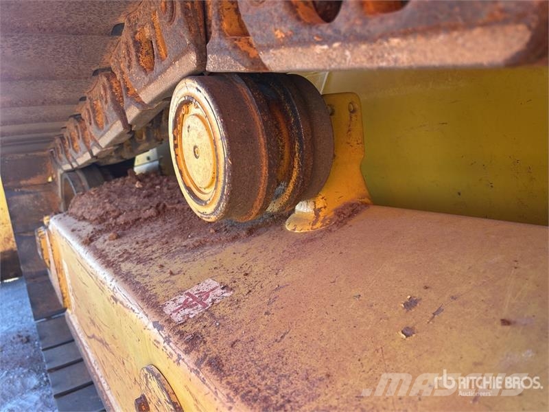 Komatsu D39EX-24 Crawler Dozer بلدوزرات مجنزرة