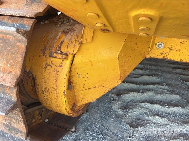 Komatsu D39EX-24 Crawler Dozer بلدوزرات مجنزرة
