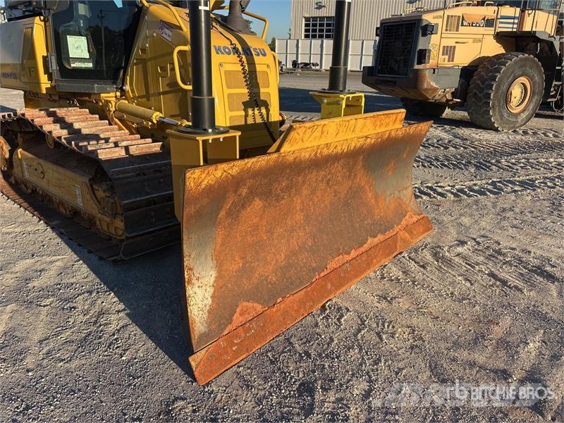 Komatsu D39EX-24 Crawler Dozer بلدوزرات مجنزرة
