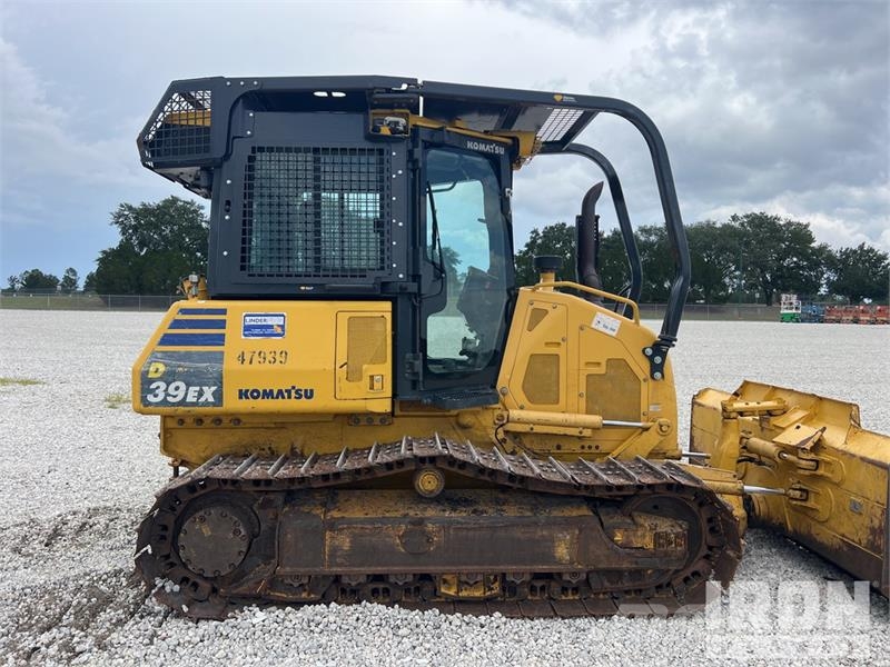 Komatsu D39EX-24 Crawler Dozer Spycharki gąsienicowe