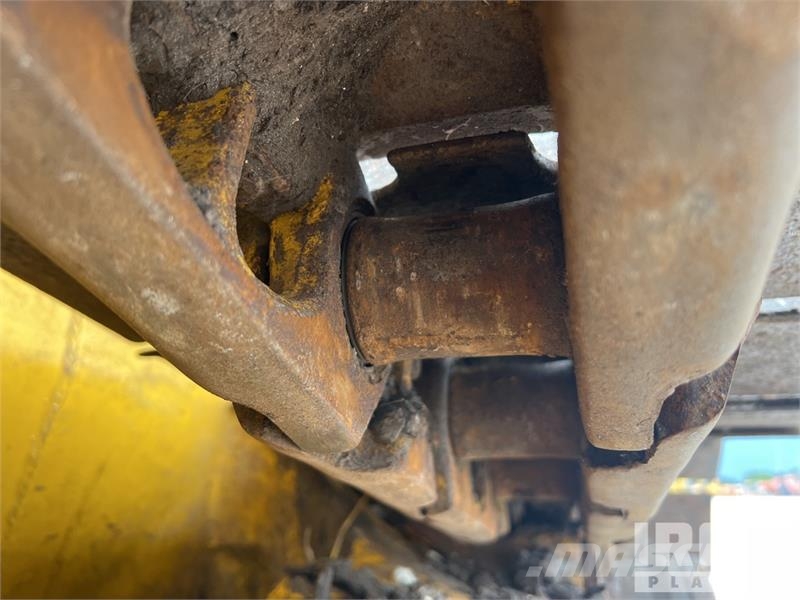 Komatsu D39PX-24 Crawler Dozer بلدوزرات مجنزرة
