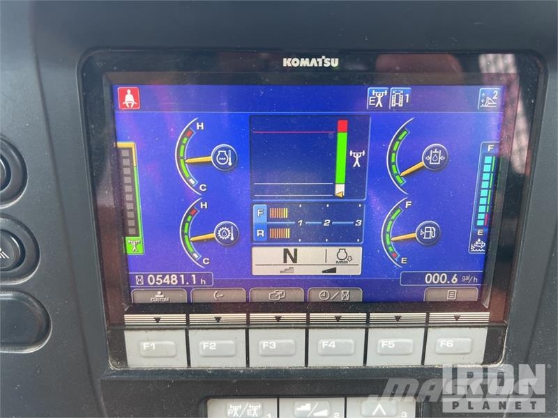 Komatsu D39PX-24 Crawler Dozer بلدوزرات مجنزرة