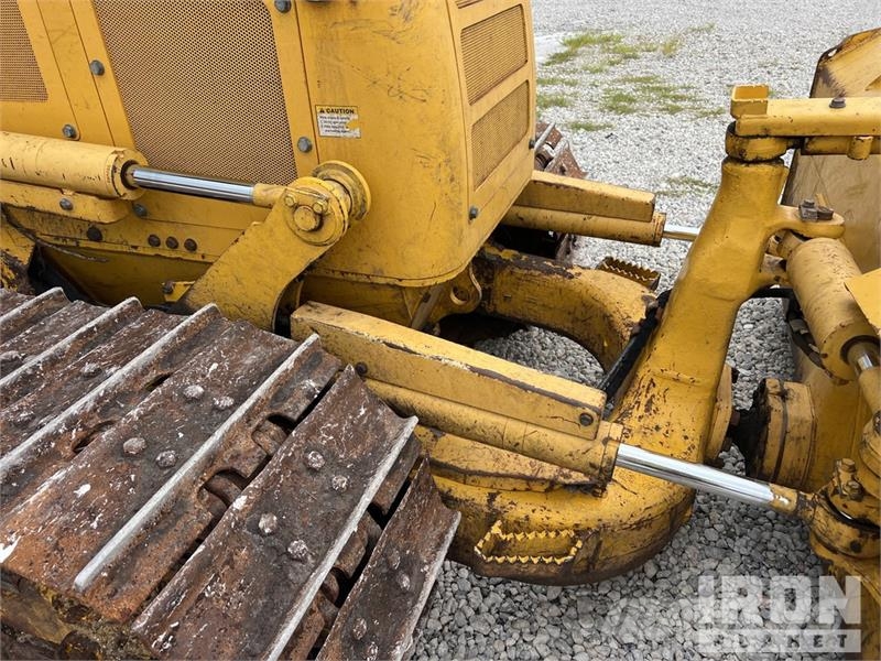 Komatsu D39PX-24 Crawler Dozer بلدوزرات مجنزرة