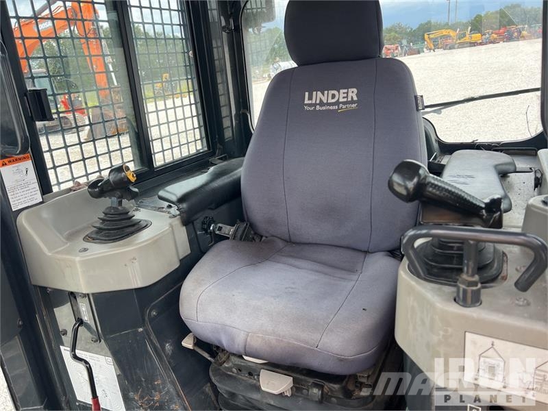 Komatsu D39PX-24 Crawler Dozer بلدوزرات مجنزرة