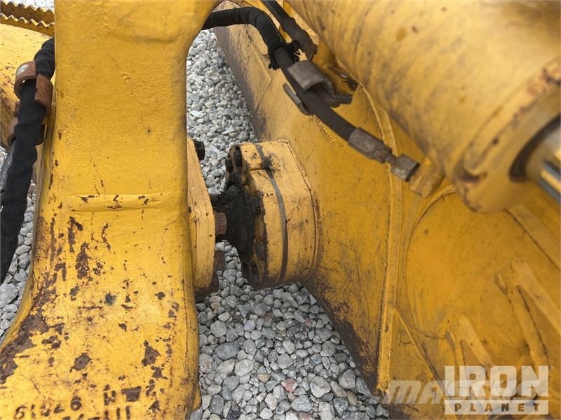 Komatsu D39PX-24 Crawler Dozer بلدوزرات مجنزرة