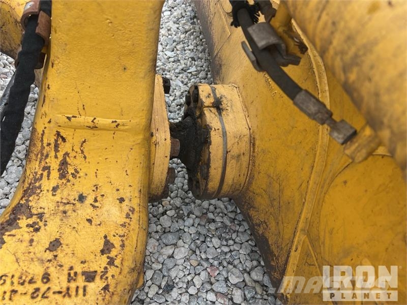 Komatsu D39PX-24 Crawler Dozer بلدوزرات مجنزرة