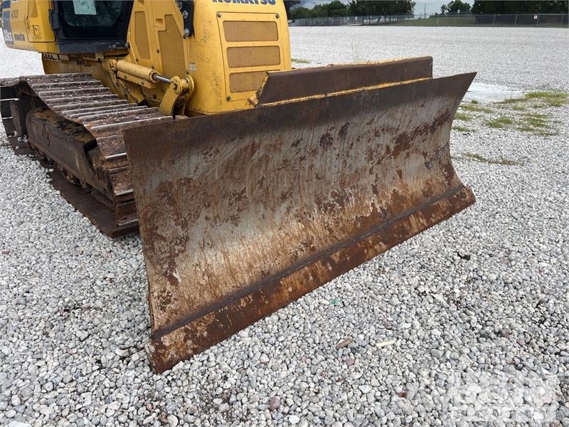 Komatsu D39PX-24 Crawler Dozer بلدوزرات مجنزرة