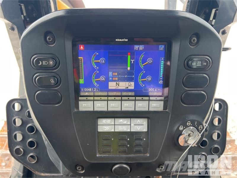 Komatsu D39PX-24 Crawler Dozer بلدوزرات مجنزرة