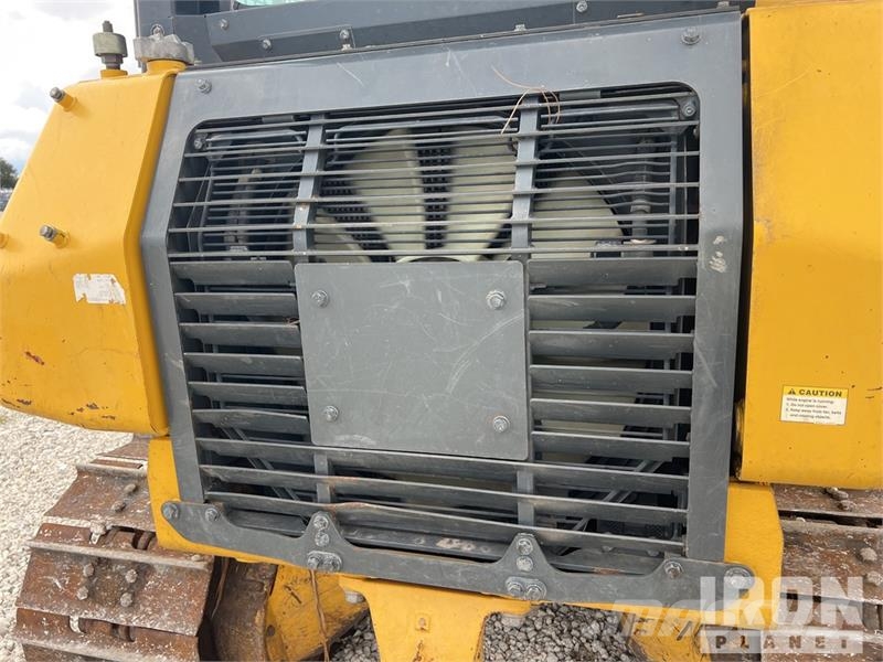 Komatsu D39PX-24 Crawler Dozer بلدوزرات مجنزرة