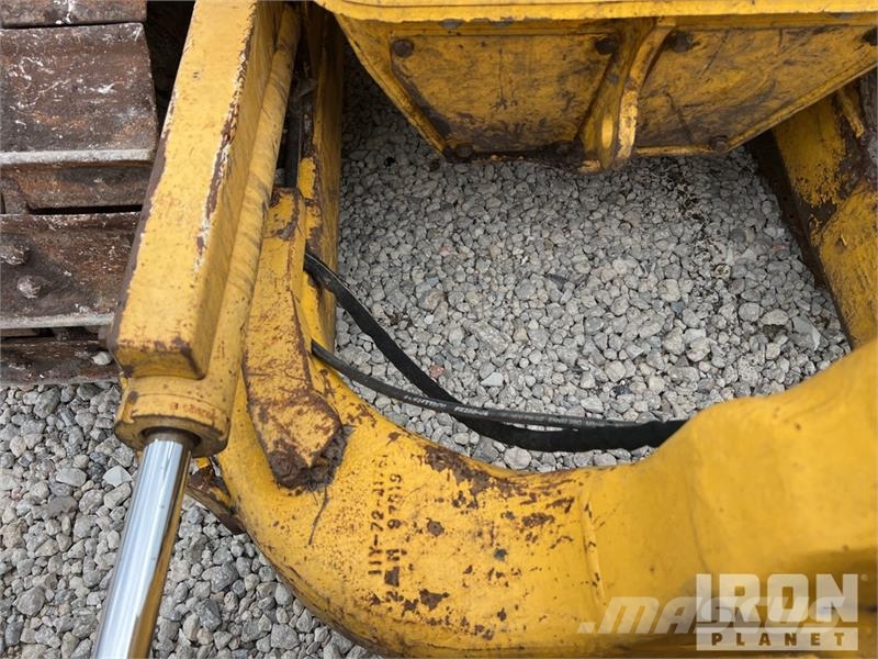 Komatsu D39PX-24 Crawler Dozer بلدوزرات مجنزرة