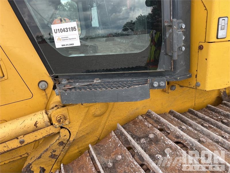 Komatsu D39PX-24 Crawler Dozer بلدوزرات مجنزرة