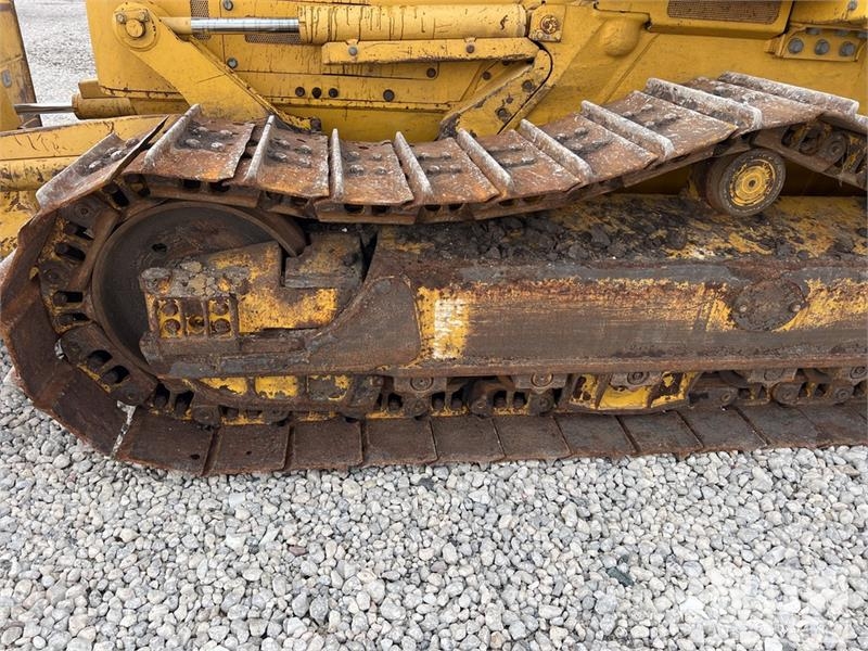 Komatsu D39PX-24 Crawler Dozer بلدوزرات مجنزرة