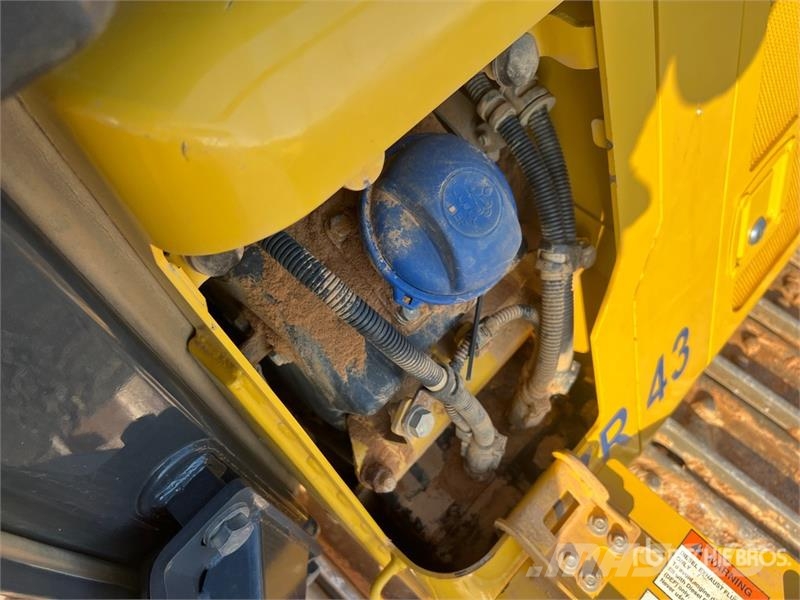 Komatsu D51PXi-24 Crawler Dozer Bulldozer på larvebånd