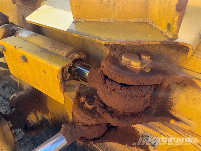 Komatsu D51PXi-24 Crawler Dozer Bulldozer på larvebånd