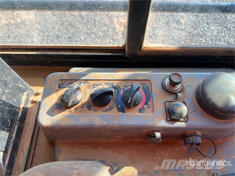 Komatsu D51PXi-24 Crawler Dozer Bulldozer på larvebånd