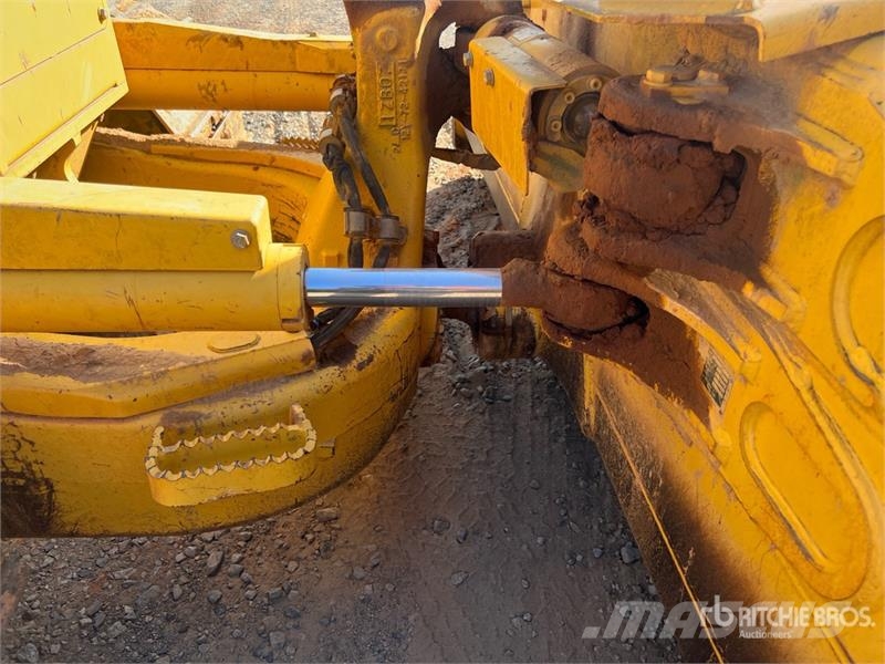 Komatsu D51PXi-24 Crawler Dozer Bulldozer på larvebånd