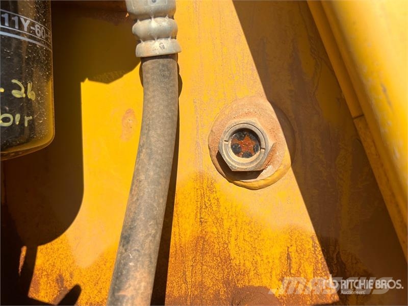Komatsu D51PXi-24 Crawler Dozer Bulldozer på larvebånd