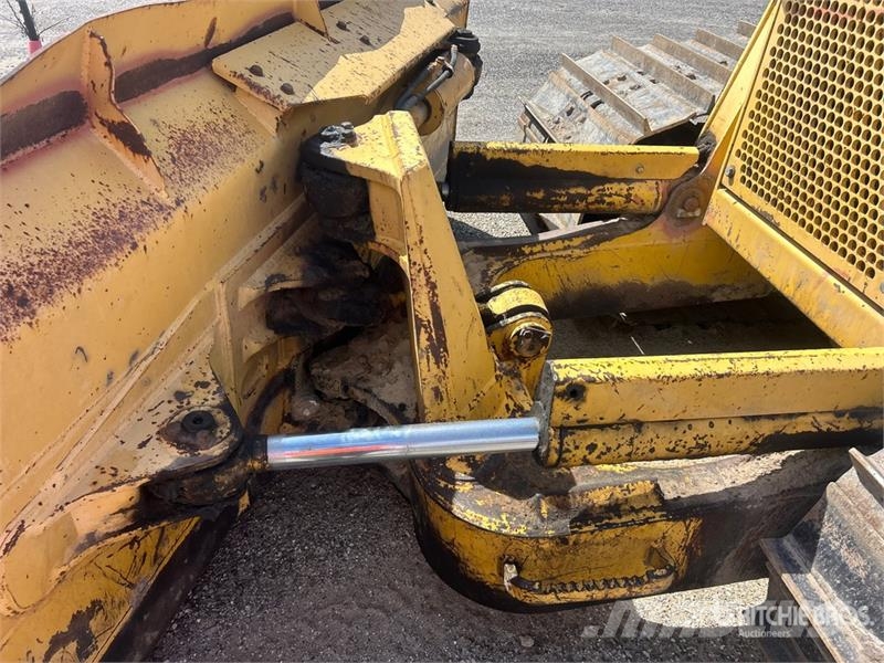 Komatsu D61PX Buldožerji goseničarji