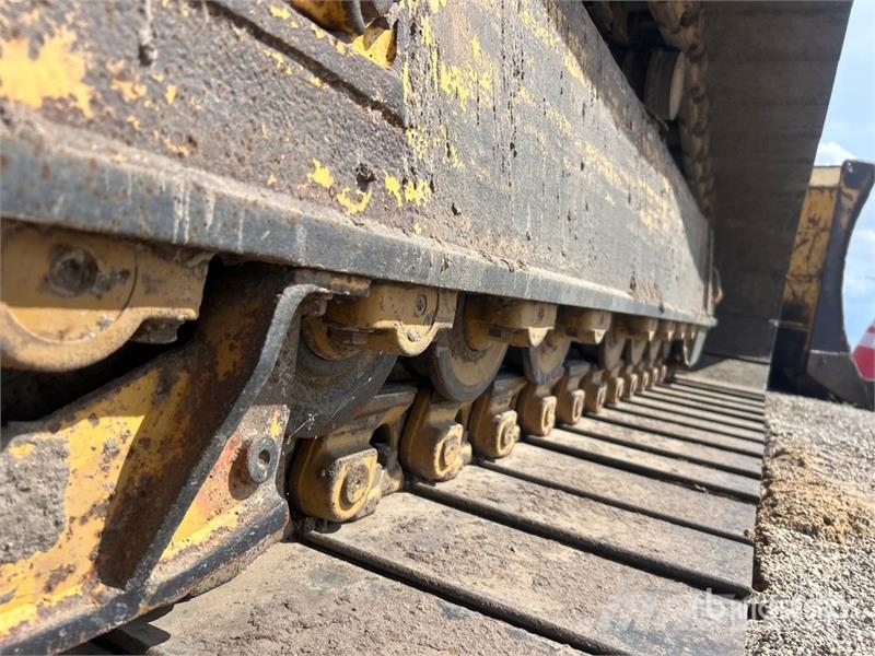 Komatsu D61PX Buldožerji goseničarji