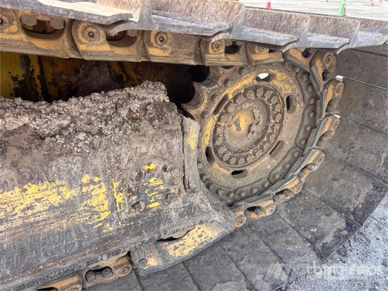 Komatsu D61PX Buldožerji goseničarji