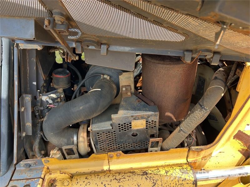Komatsu D61PX-12 Pásové dozéry