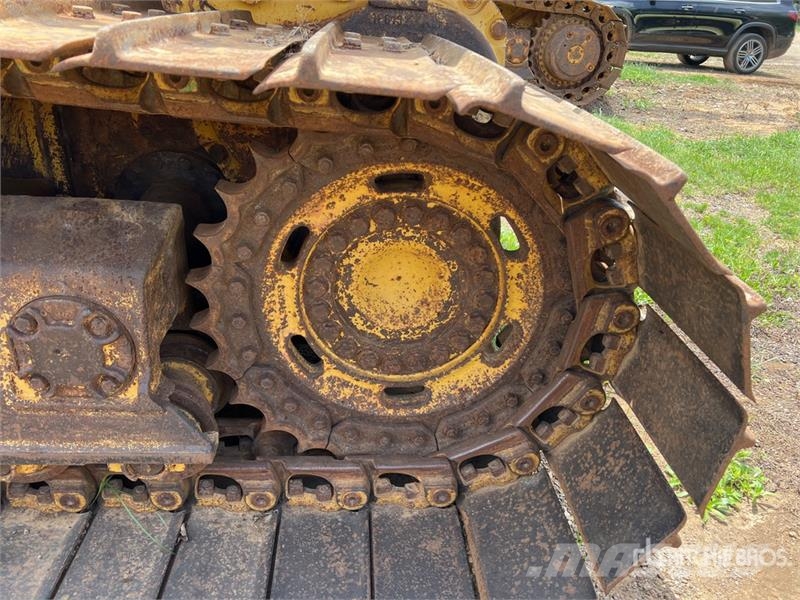 Komatsu D61PX-12 Pásové dozéry
