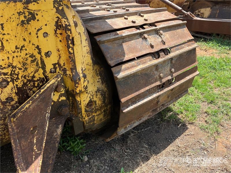 Komatsu D61PX-12 Pásové dozéry