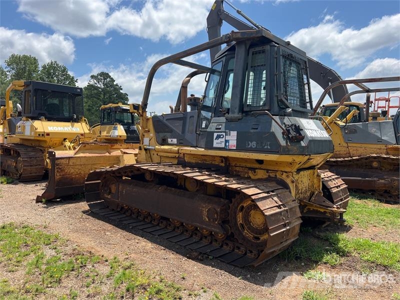 Komatsu D61PX-12 Pásové dozéry