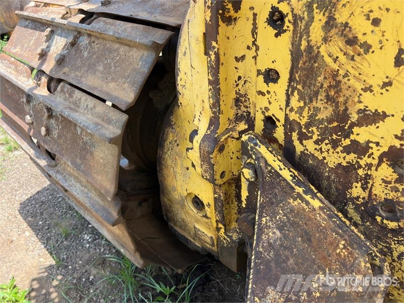 Komatsu D61PX-12 Pásové dozéry