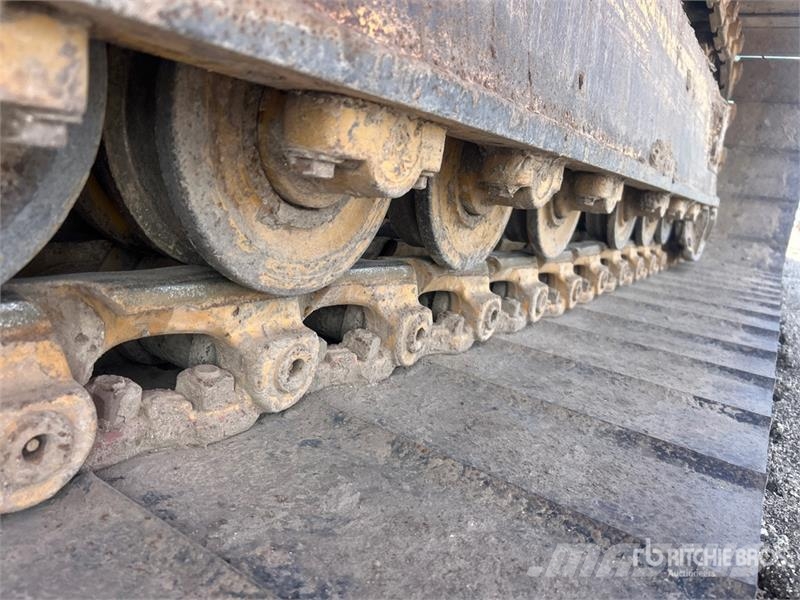 Komatsu D61PX-12 Vikšriniai buldozeriai