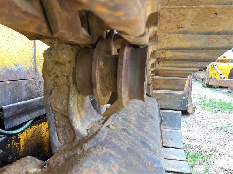 Komatsu D61PX-12 Pásové dozéry