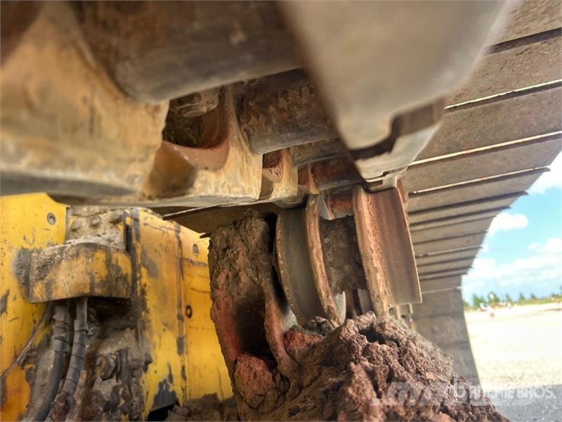 Komatsu D61PX-12 Vikšriniai buldozeriai