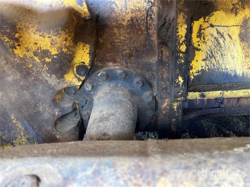 Komatsu D61PX-12 Pásové dozéry
