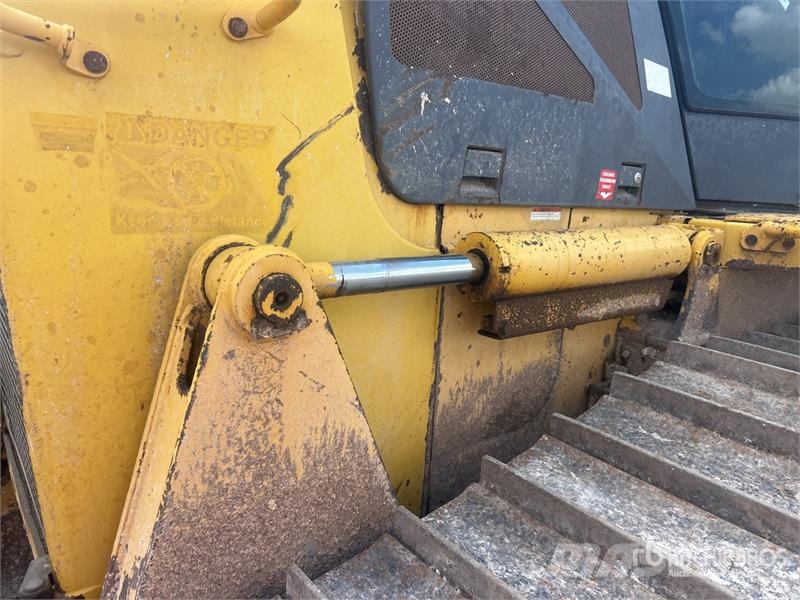 Komatsu D61PX-15E0 Buldooserid