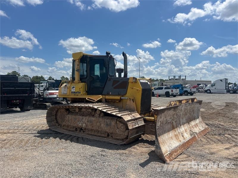 Komatsu D61PX-15E0 Buldooserid