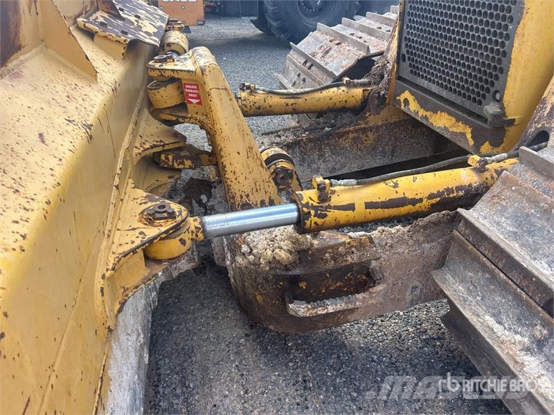 Komatsu D61PX-15E0 Buldooserid