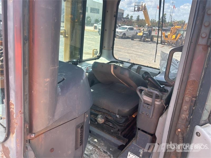 Komatsu D61PX-15E0 Buldooserid