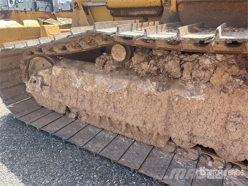 Komatsu D61PX-15E0 Buldooserid