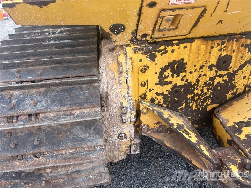 Komatsu D61PX-15E0 Buldooserid