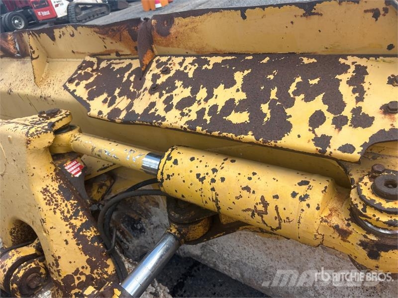 Komatsu D61PX-15E0 Buldooserid