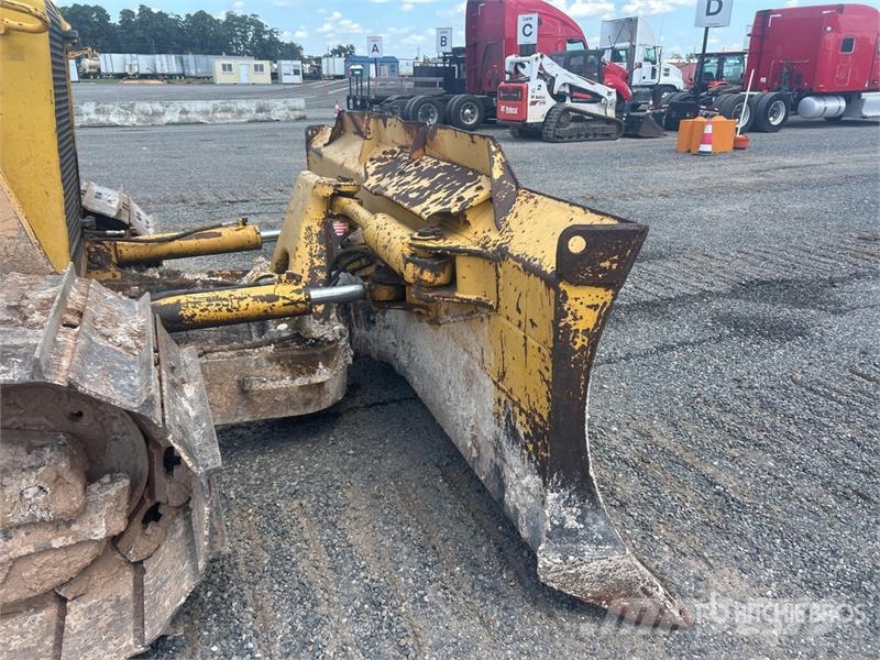 Komatsu D61PX-15E0 Buldooserid