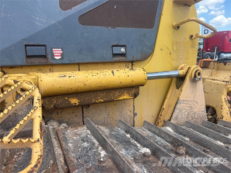Komatsu D61PX-15E0 Buldooserid